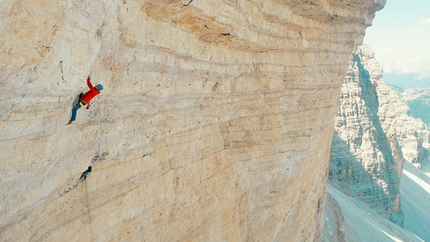Alpine Wall Tour, Jacek Matuszek, Lukasz Dudek - Jacek Matuszek climbing Bellavista, Cima Ovest di Lavaredo, Dolomites