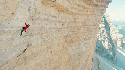 Alpine Wall Tour, Jacek Matuszek, Lukasz Dudek - Jacek Matuszek climbing Bellavista, Cima Ovest di Lavaredo, Dolomites