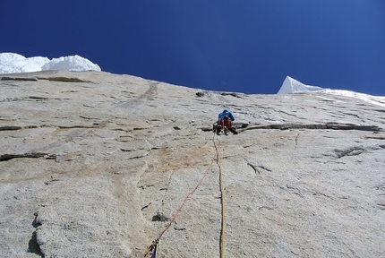 Cerro Torre spigolo Sud-Est o Via del Compressore: la salita di Della Bordella e Schüpbach