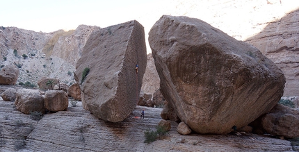 Oman arrampicata sportiva Arnaud Petit, Read Macadam, Alex Ruscior - Arrampicata sportiva nella Valley of Giants, la Valle dei Giganti in Oman