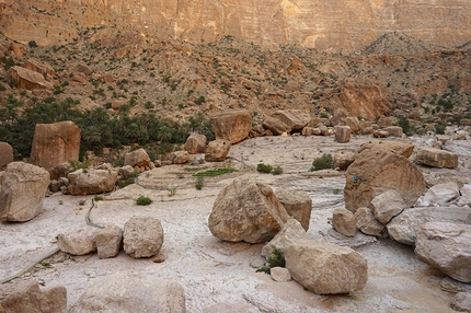 Oman arrampicata sportiva Arnaud Petit, Read Macadam, Alex Ruscior - Boulder nella Valley of Giants, al Valle dei Giganti, Oman