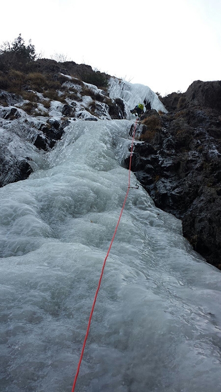 Couloir del Cimino, icefall in Italy's Valle della Pietra