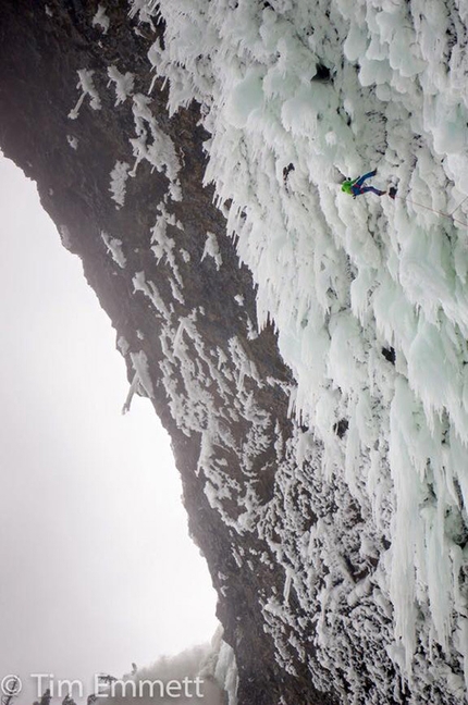 Helmcken Falls, Tim Emmett, Klemen Premrl, Interstellar Spice - Interstellar Spice at Helmcken Falls (Canada) climbed by Tim Emmett and Klemen Premrl