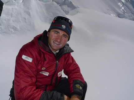 Ueli Steck ascends Gasherbrum II