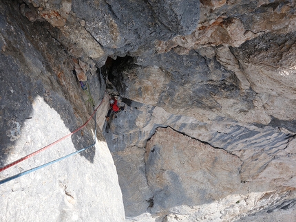 Punta del Pin, Dolomiti di Braies, Ulrich Viertler, Raffaele Sebastiani - Raffaele Sebastiani following on pitch 6