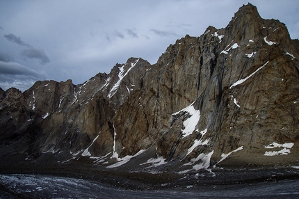 Raru valley, Himalaya, India, Anastasija Davidova, Matija Jošt - Matic - Kun Long Ri e P5890m sul versante est del ghiacciaio Tetleh Glacier.