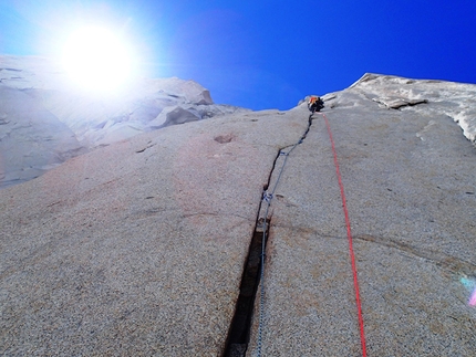 Takaaki Nagato, Katsutaka Yokoyama, Patagonia - Takaaki Nagato e Katsutaka Yokoyama climbing in Patagonia: Pilar Canino (7b, 600m) West Face Cerro Piergiorgio.