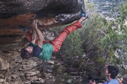 Chris Sharma, Paul Robinson, Alcañiz Road Trip - Chris Sharma and Paul Robinson bouldering at Alcañiz, Spain