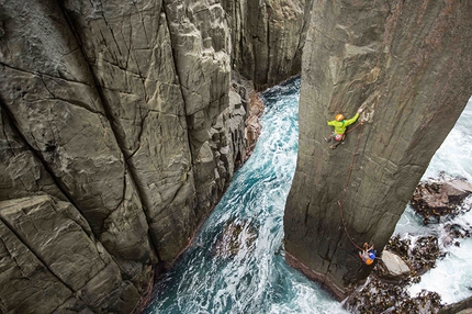 Tasmania, Australia, Jorg Verhoeven, Katharina Saurwein - Jorg Verhoeven and Katharina Saurwein climbing The Totem Pole, Tasmania