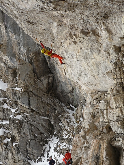 Gaetan Raymond - Gaetan Raymond durante la prima ripetizione di A Line Above the Sky  Tomorrow's World, Dolomiti