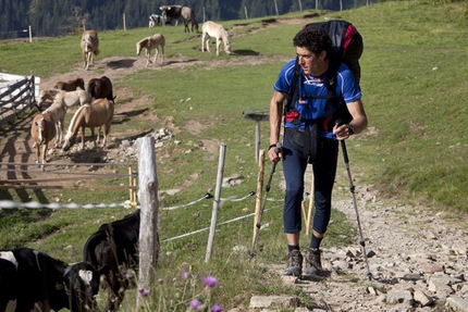 RED BULL X-ALPS 2009 - Hungary's Pal Takats prepares for a flight near Bozen, Italy