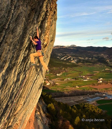 Klemen Bečan libera una via di 9a+ nella falesia di Oliana in Spagna