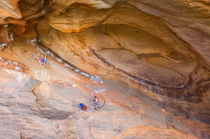 Grampians Australia - Katharina Saurwein climbing Eye of the Tiger (29/5.13b) - Grampians, Australia