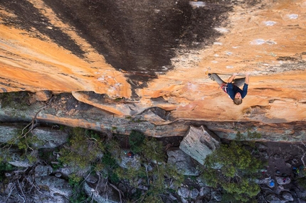 Grampians Australia - Jorg Verhoeven climbing Groove Train (33/5.14b) - Grampians, Australia