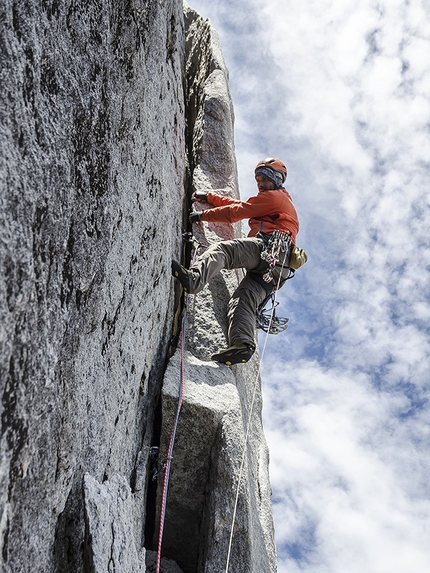 Cerro Trinidad Central, Cochamo valley, Patagonia, Cile, Josef Kristoffy, Martin Krasnansky, Vlado Linek - Vlado Linek sul 19° tiro di El Condor Pasa (8b, 700m), Cerro Trinidad Central, Valle Cochamo, Patagonia, Cile.