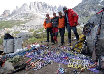 Greenland 2009 - Ragni di Lecco - Simone Pedeferri, Matteo Della Bordella, Lorenzo 