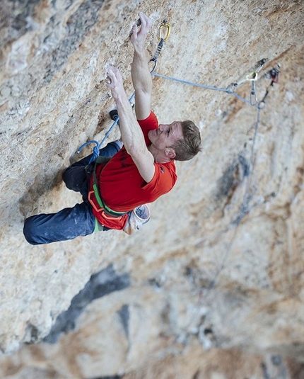 Jakob Schubert - Jakob Schubert making the second ascent of La planta de shiva 9b at Villanueva del Rosario, Spain