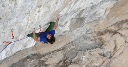 Chris Sharma, Oliana - Chris Sharma attempting his difficult new project at Oliana