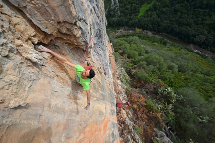 Samugheo, archeologia, artigianato e arrampicata sportiva in Centro Sardegna