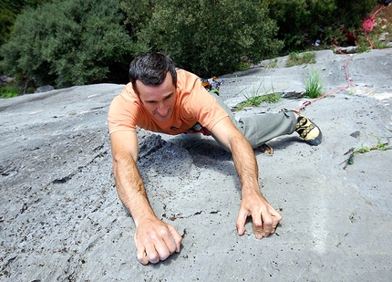 Samugheo, arrampicata in Sardegna - Maurizio Oviglia sulla splendida roccia dell'Oratorio