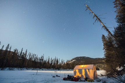 Le mur de 51, Nipissis, Quebec, Canada - Le mur de 51, Nipissis: Prospector tent provided a warm place to cook and dry gear