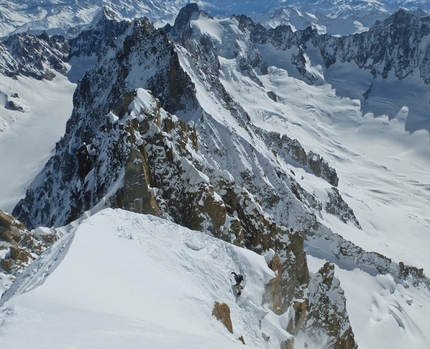Grande Rocheuse (4102m), Monte Bianco - Durante la prima discesa in sci e snowboard della Voie Originale sulla Grande Rocheuse, Monte Bianco, di Davide Capozzi, Lambert Galli, Julien Herry e Denis Trento.