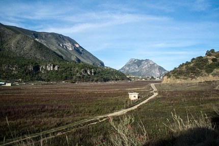 Arrampicata: El Chaman Loco, El Salto, Messico, Simone Pedeferri, Paolo Marazzi, Marco Maggioni - Durante l'apertura di El Chaman Loco, El Salto, Messico (Simone Pedeferri, Paolo Marazzi, Marco Maggioni 11/2015)