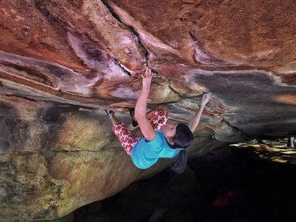 Ashima Shiraishi primo 8C boulder femminile con Horizon