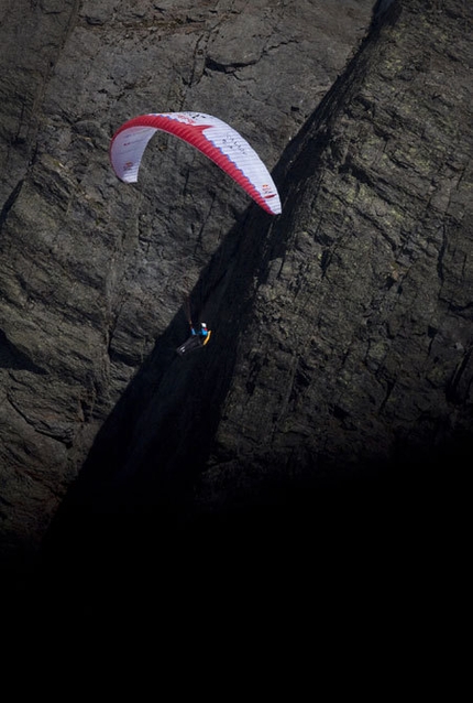 RED BULL X-ALPS 2009 - Christian Maurer a Zermatt, Svizzera