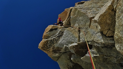 Arrampicata e alpinismo: Michele Amadio - Michele Amadio sul primo tiro di Les Intouchables, Trident du Tacul, Monte Bianco