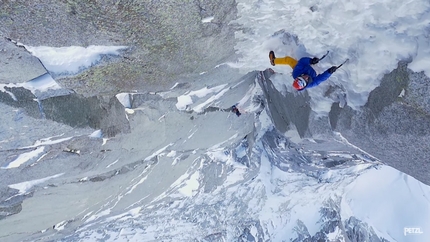 Alpinismo: Les Drus, Monte Bianco, Ueli Steck, Mathieu Maynadier, Jérôme Para - Ueli Steck, Mathieu Maynadier e Jérôme Para ripetono la Couloir Nord direct su Les Drus