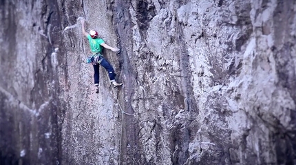 trad climbing, James Pearson, Pembroke, Wales - James Pearson making a flash ascent of Something's Burning E9 7a, Stennis Ford, Pembroke, Wales