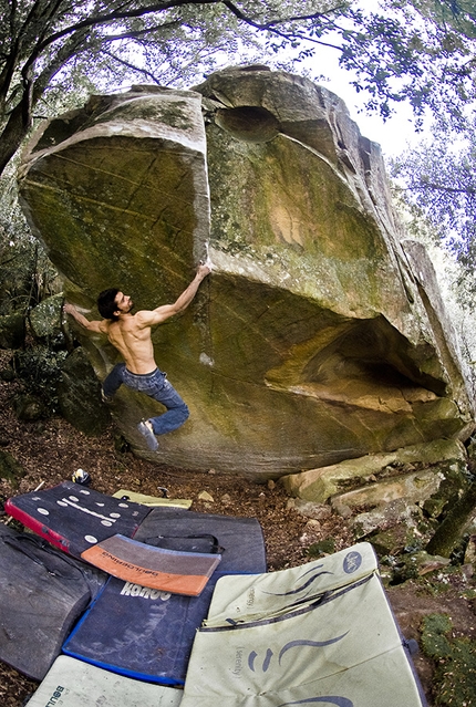 Bouldering, Pietra del Toro, Basilicata, Niccolò Ceria - Niccolò Ceria making the first ascent of Geometrie non Euclidee 8A+ Pietra del Toro, Basilicata