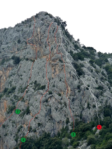 Climbing in Sardinia, Monte Oddeu, Dorgali - Monte Oddeu, Dorgali: 1. Spigolo Nord (C. Andreatta, E. Beber, G. Cagnati, 1973) 2.  Codina Di Topo (C. Pibiri, F. Erriu, 2008) 3. Compagni Di Viaggio (F. Cappa, E. Pinotti, P. Romanini, 2000) 7. Por El Pueblo Oprimido (P. Pezzolato, S. Gojak, 1998)