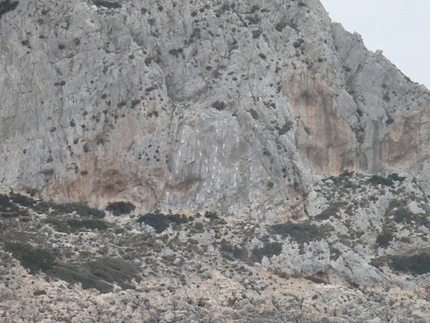 Arrampicata Kalymnos, Grecia - La falesia di Irox, Telendos dopo i lavori richiodatura delle vie. Dopo le prime piogge la polvere era già sparita