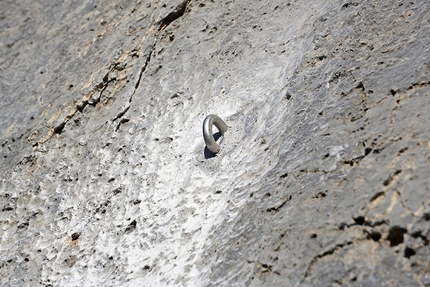 Arrampicata Kalymnos, Grecia - Un nuovo spit a Kalymnos, Grecia