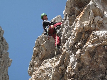 Dolomiti Legends - Franco Nicolini della XII TORRE DI CIMA BRENTA SPIGOLO N.E. Via fratelli Detassis - V+° 280m