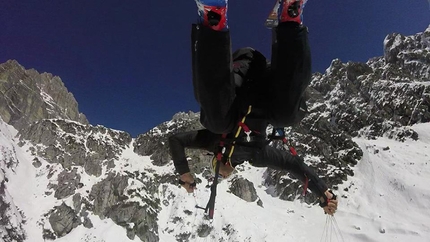 Speedriding, Brenta Dolomites, Vallazza, Luca Tamburini - Acrobatics in mid-flight: Luca Tamburini speed riding down Vallazza, Brenta Dolomites