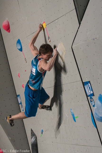 Coppa del Mondo Boulder 2016 - Alexey Rubtsov durante la prima tappa della Coppa del Mondo Boulder 2016 a Meiringen, Svizzera il 15-16 aprile