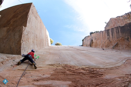 Massimo Piras e il drytooling a Borgio Verezzi in Liguria