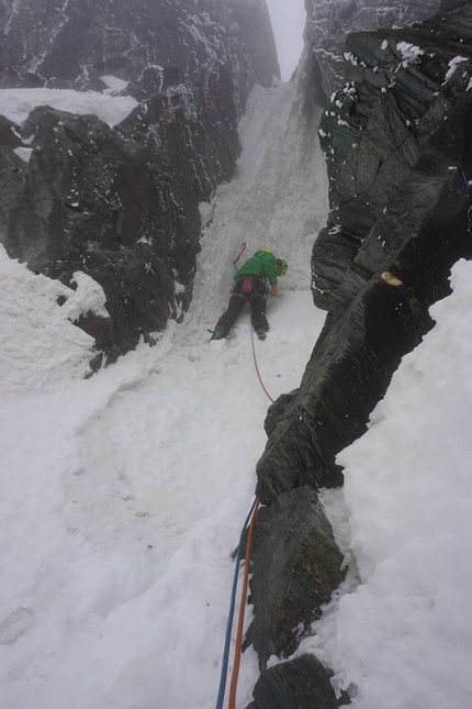 Alpinismo: Großglockner, Austria - Durante la prima salita di Südwandwächter (M5, WI4+, 600m, Vittorio Messini, Matthias Wurzer 05/04/2016 ), parete sud del Großglockner (3798m) Austria