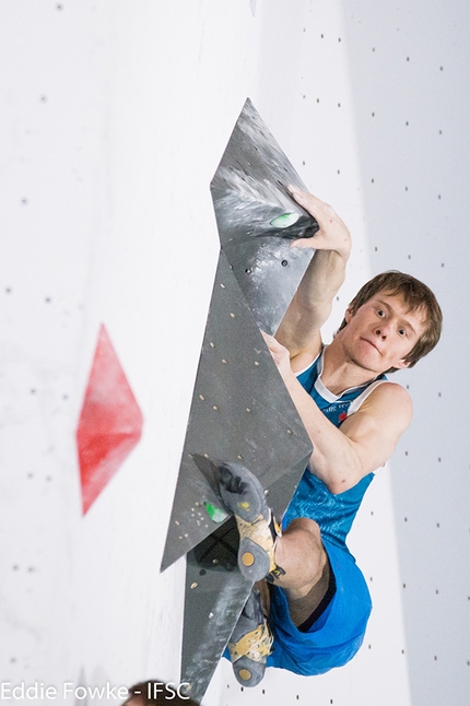 Coppa del Mondo Boulder 2016 - Alexey Rubtsov durante la seconda tappa della Coppa del Mondo Boulder 2016 a Kazo in Giappone