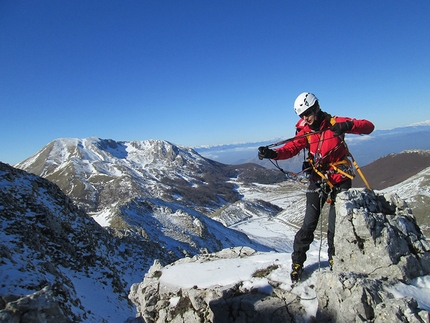 Alpinismo: Monte Gallinola - Per Elisa, Monte Gallinola (Riccardo Quaranta e Laura D’Alessandro il 28/1/2016. AD+, 110 m circa, 60-70° max, M3+)