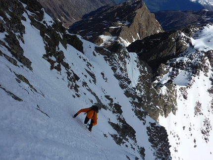 Alpinismo, Alpi Orobie, Pizzo dell'Omo, Val d'Ambria, Ivo Ferrari - Durante la salita della parete Ovest-Nord-Ovest del Pizzo dell'Omo in Val d'Ambria, Orobie