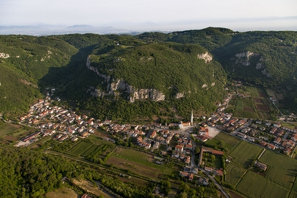 Lumignano, Colli Berici - La falesia di Lumignano nei Colli Berici (VI) 