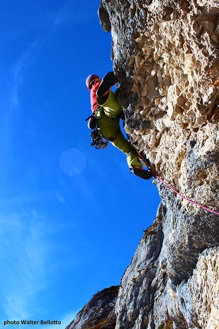 Via Freerider: storie di ordinaria scalata in Valnuvola - Thomas Ballerin sul tetto del 4° tiro di Freerider