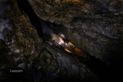 Brezno Pod Velbom, Mount Canin, alpinism, caving, cie climbing - Brezno Pod Velbom Mount Canin: Andrea Tocchini
