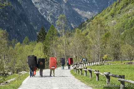 Melloblocco 2017, domani inizia la grande arrampicata boulder in Val Masino e Val di Mello