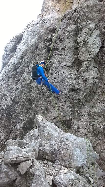 Torre Palma, Grignetta, Via Cassin, arrampicata - Federica Maslowsky climbing the Cassin route up Torrione Palma, Grignetta