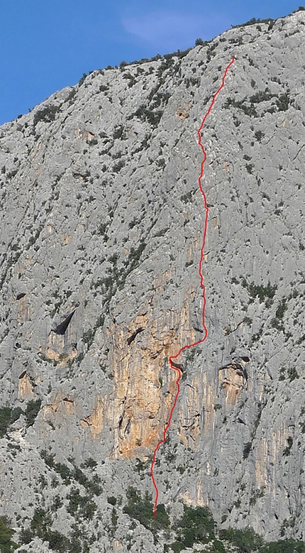 Arrampicata, Sardegna, Supramonte, Oliena - Durante la prima salita di Andare fare non pensare (Leonardo Dagani, Mauro Florit, Umberto Iavazzo, Eugenio Pinotti 2016)